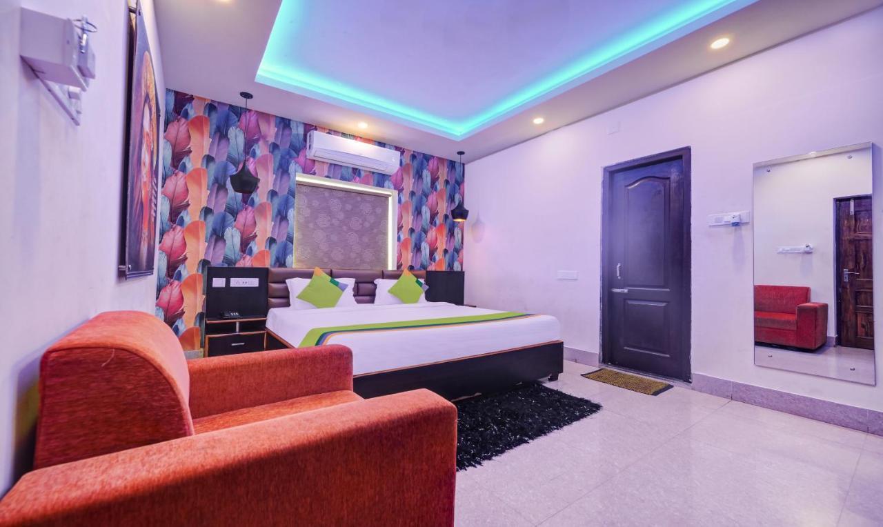 Treebo The Bollywood Hotel Bhuvanesvar Kültér fotó