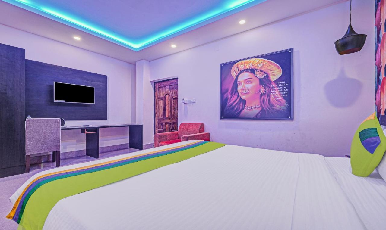 Treebo The Bollywood Hotel Bhuvanesvar Kültér fotó